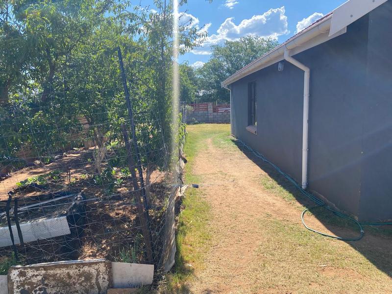 To Let 4 Bedroom Property for Rent in Komani Park Eastern Cape